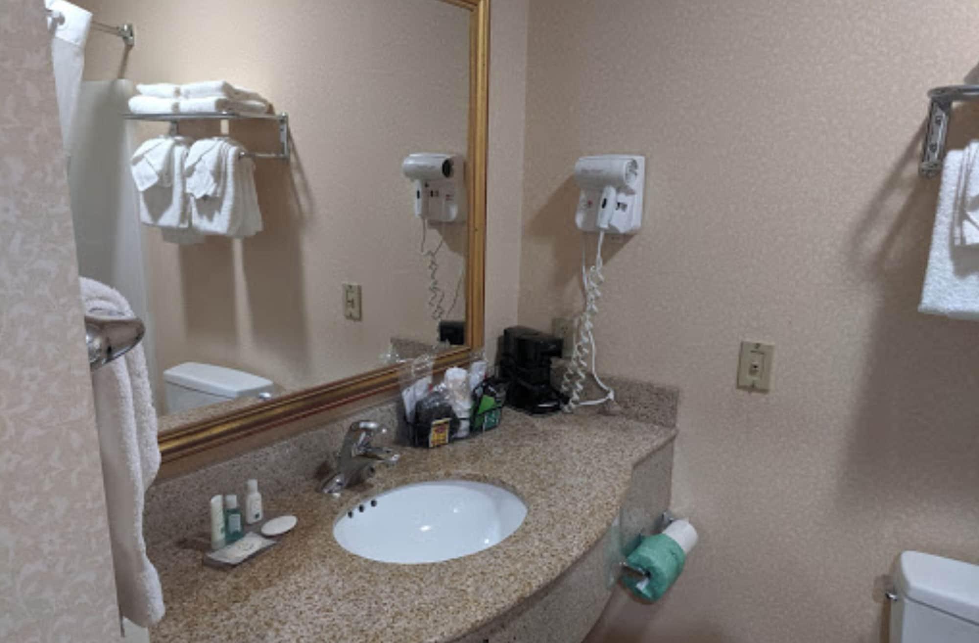 Econo Lodge Glens Falls - Lake George Dış mekan fotoğraf