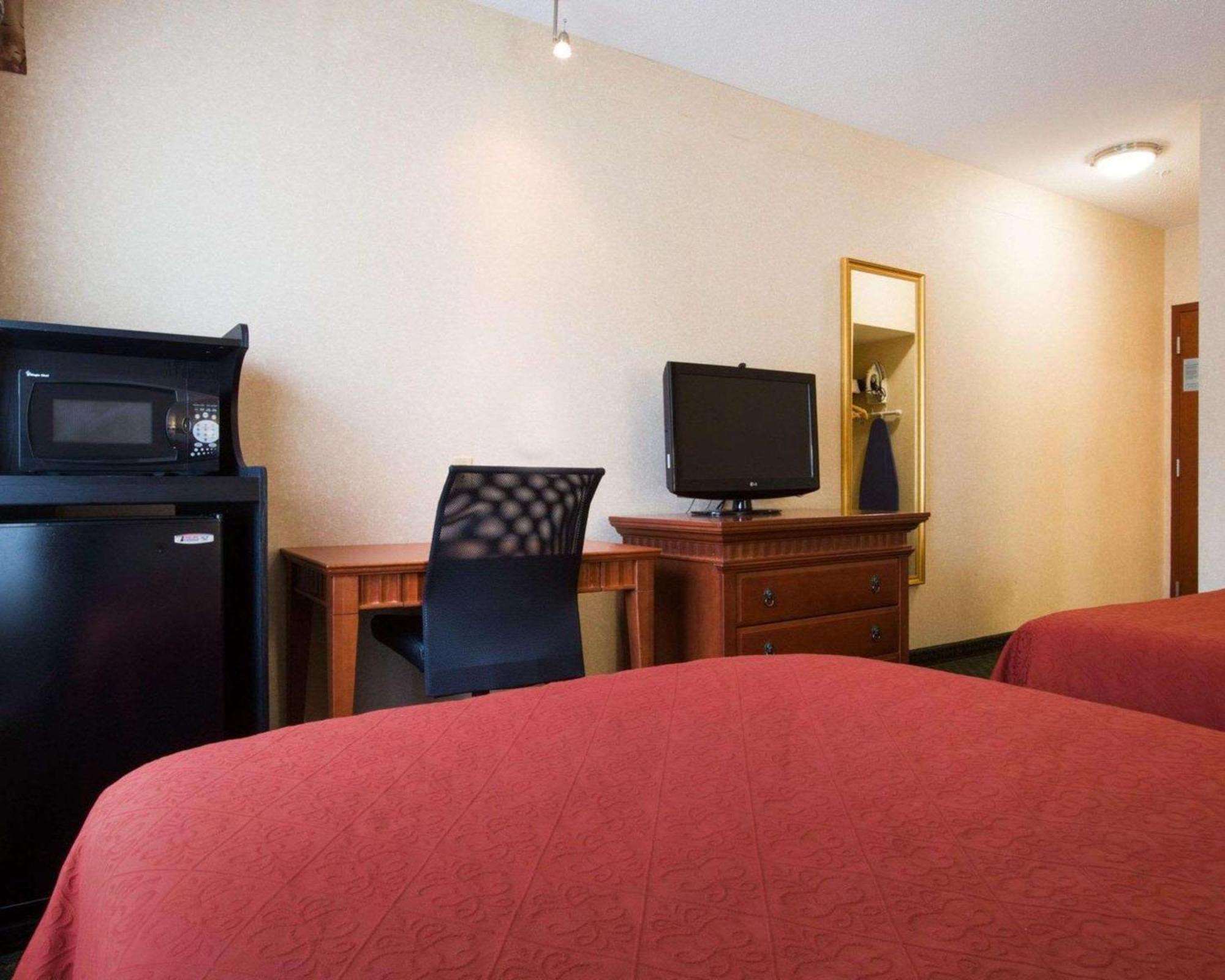 Econo Lodge Glens Falls - Lake George Dış mekan fotoğraf