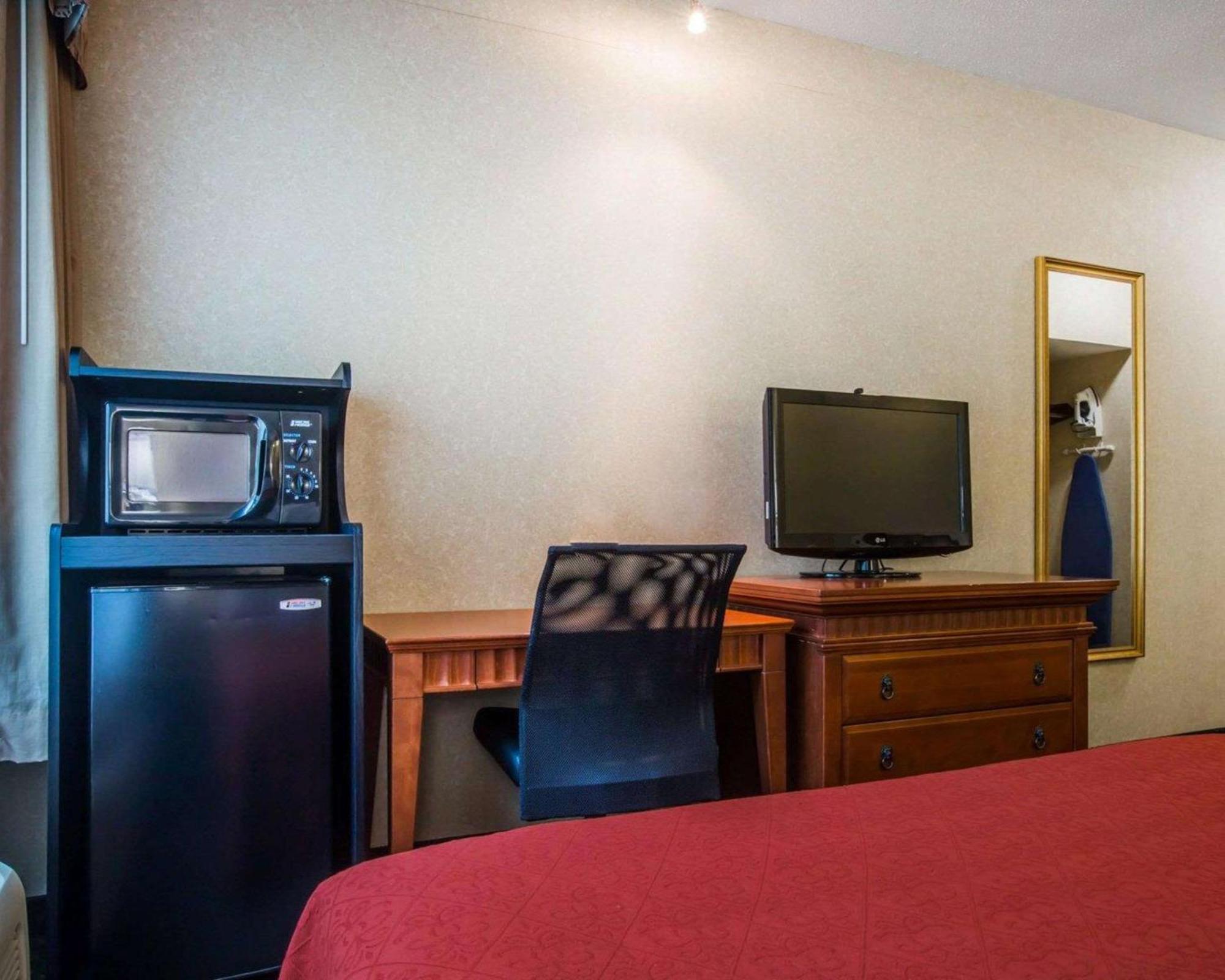 Econo Lodge Glens Falls - Lake George Dış mekan fotoğraf