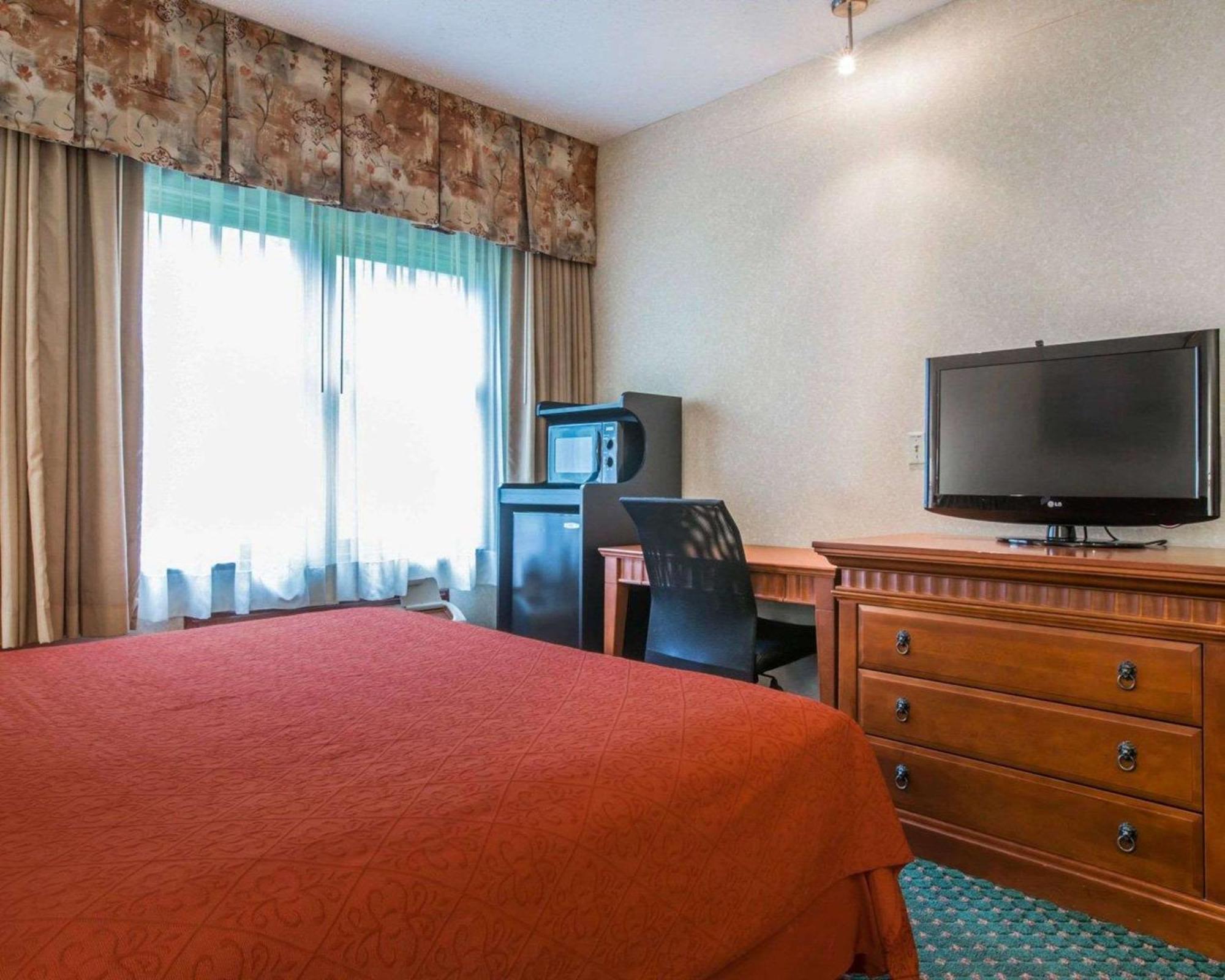 Econo Lodge Glens Falls - Lake George Dış mekan fotoğraf