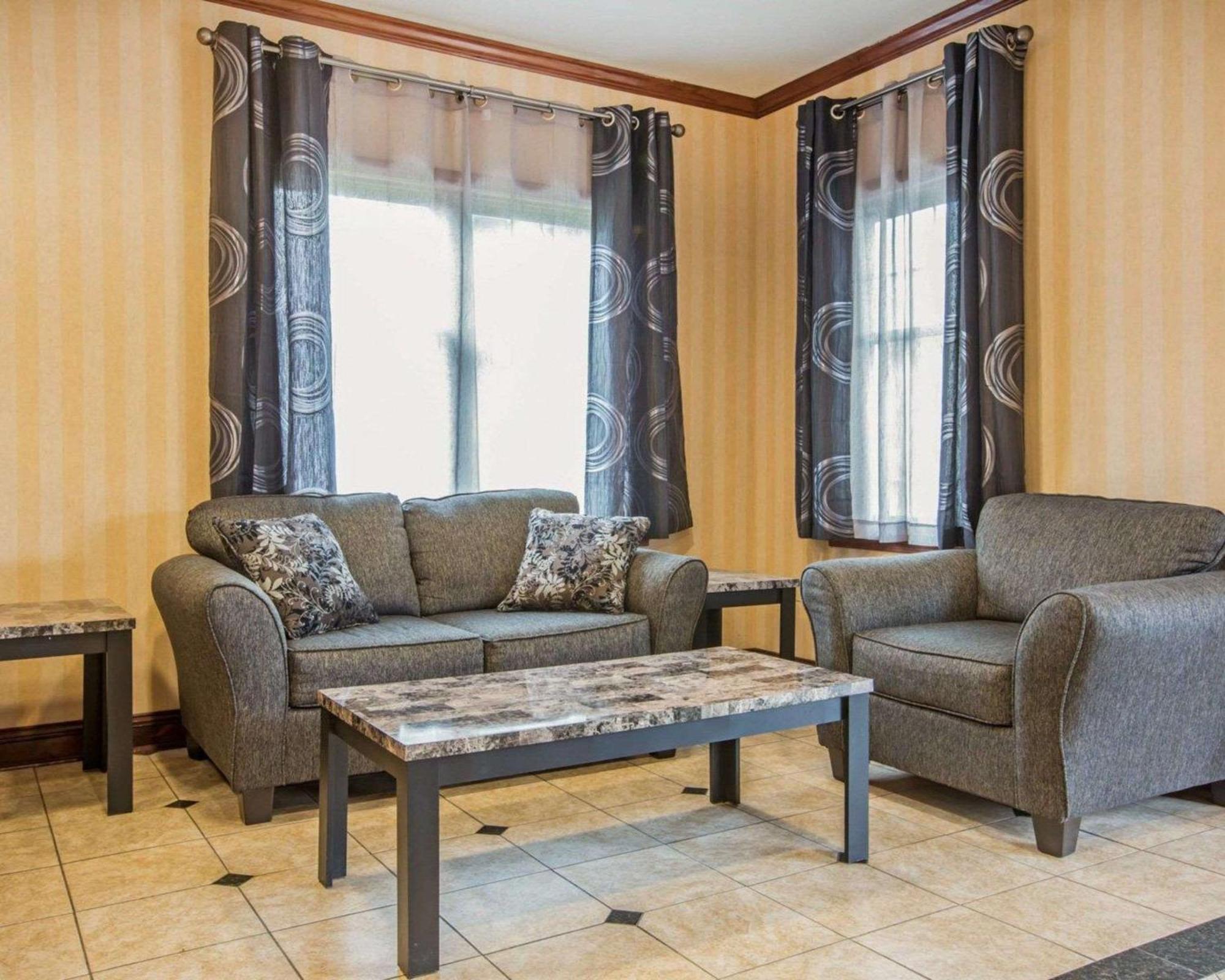Econo Lodge Glens Falls - Lake George Dış mekan fotoğraf