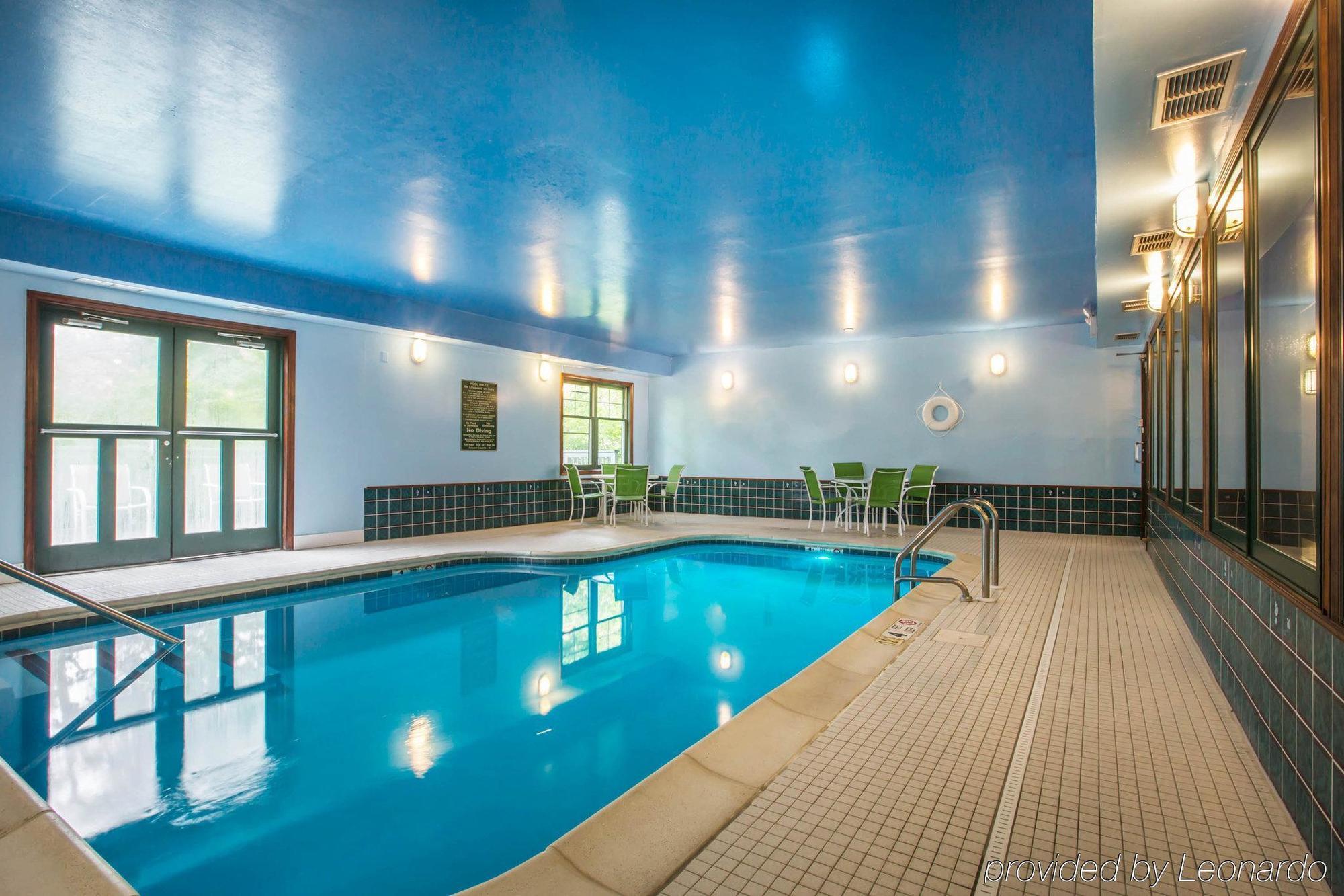 Econo Lodge Glens Falls - Lake George Dış mekan fotoğraf